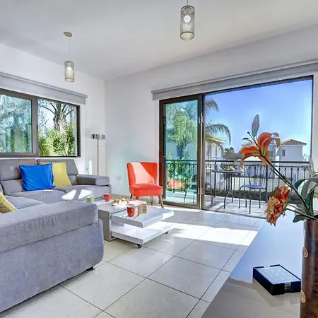 Paralia, Spacious 4bdr Villa, Close To Fig Tree Bay Protaras