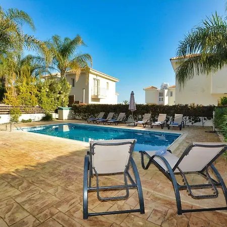 Villa Paralia Spacious 4bdr Protarász