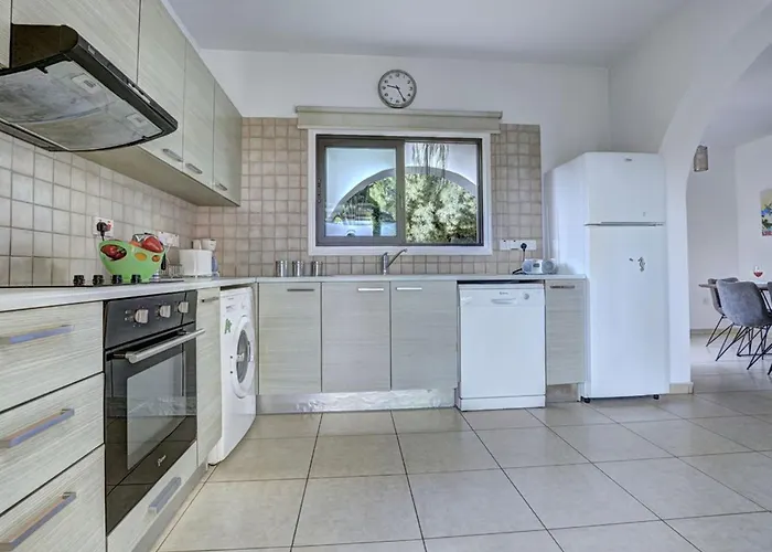 Βίλα Paralia Spacious 4bdr *