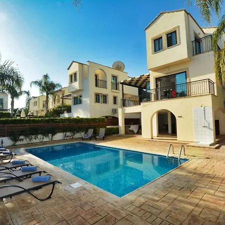 Villa Protaras Paralia, Spacious 4Bdr Central Protaras Villa, Close To Fig Tree Bay Beach Protaras