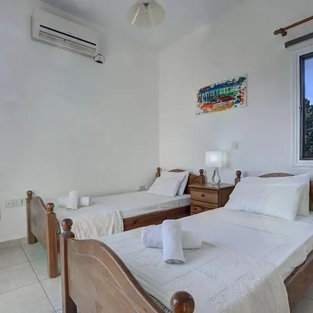Villa Protaras Paralia, Spacious 4Bdr Central Protaras Villa, Close To Fig Tree Bay Beach * Protaras
