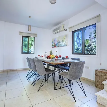 Villa Villa Protaras Paralia, Spacious 4Bdr Central Protaras Villa, Close To Fig Tree Bay Beach