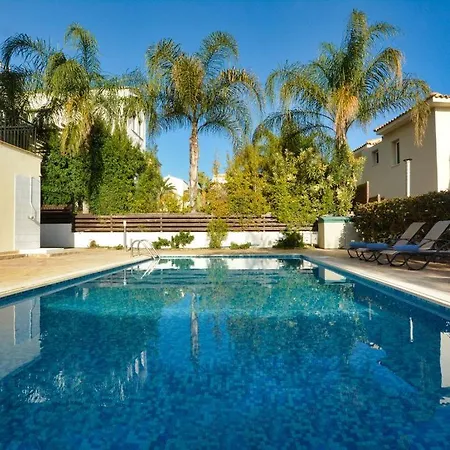 Villa Protaras Paralia, Spacious 4Bdr Central Protaras Villa, Close To Fig Tree Bay Beach Protaras