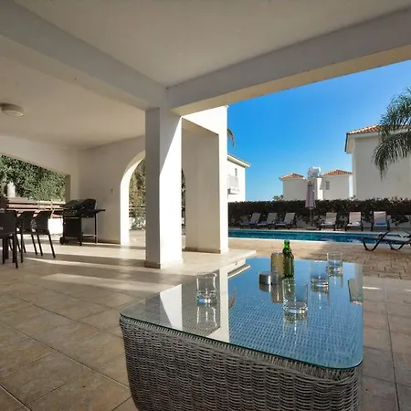 Villa Protaras Paralia, Spacious 4Bdr Central Protaras Villa, Close To Fig Tree Bay Beach Villa