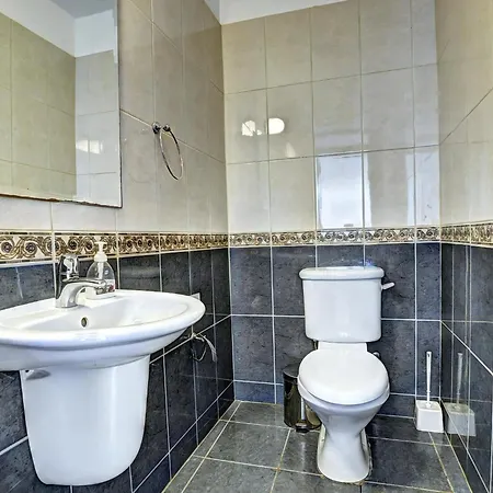 Villa Protaras Paralia, Spacious 4Bdr Central Protaras Villa, Close To Fig Tree Bay Beach