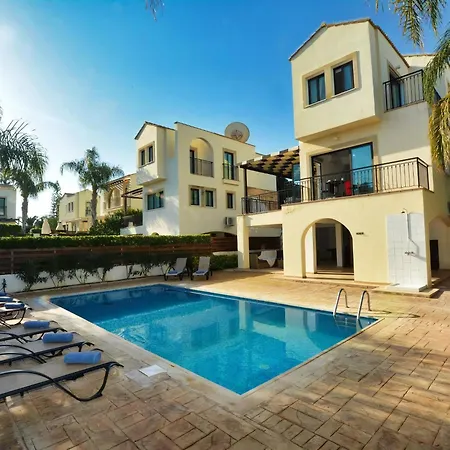 Villa Protaras Paralia, Spacious 4Bdr Central Protaras Villa, Close To Fig Tree Bay Beach Villa