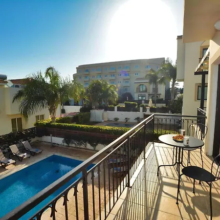 Villa Protaras Paralia, Spacious 4Bdr Central Protaras Villa, Close To Fig Tree Bay Beach *