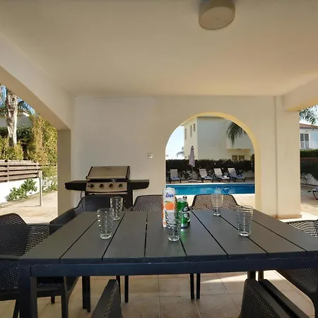 Villa Protaras Paralia, Spacious 4Bdr Central Protaras Villa, Close To Fig Tree Bay Beach Villa Protaras